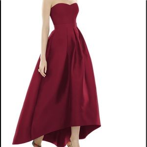 Alfred Sung - Strapless High / Low Ballgown